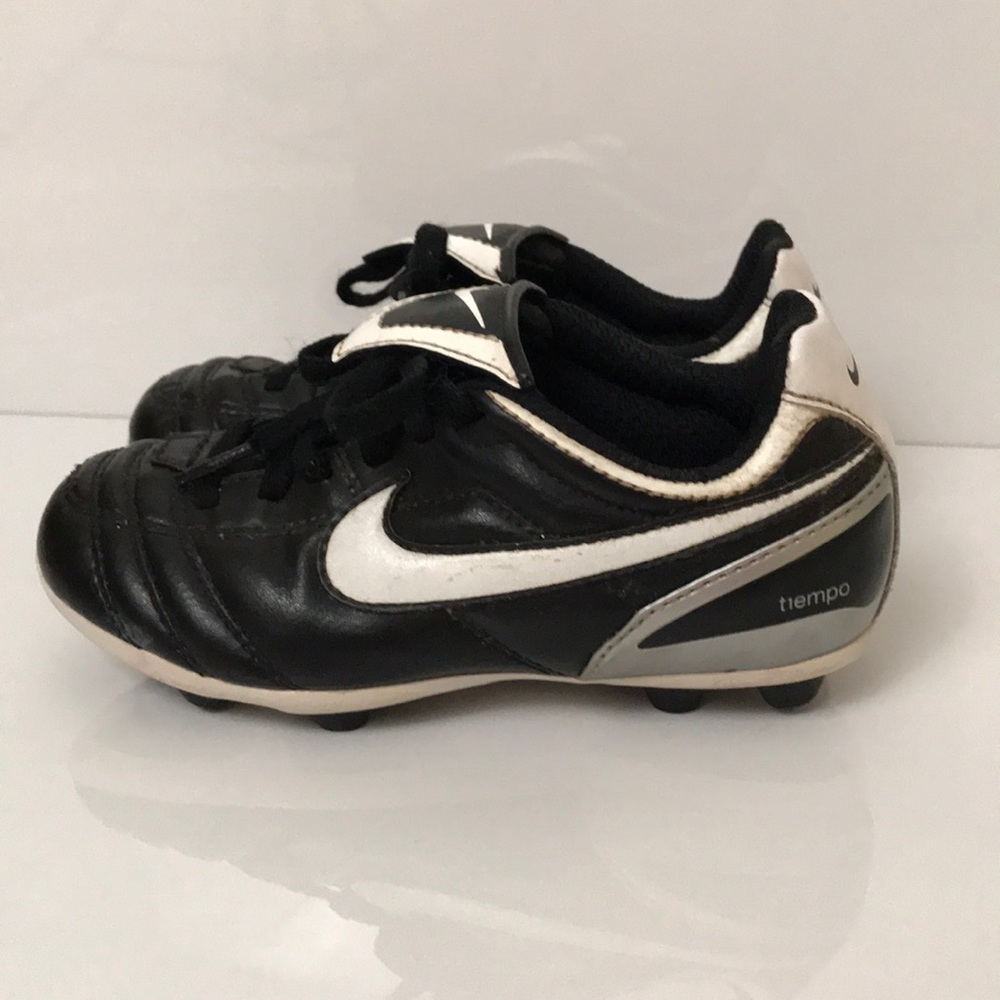 Nike Tiempo Legend Soccer Cleats JR.
